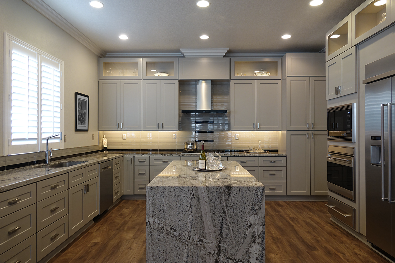 Stone Gray Shaker